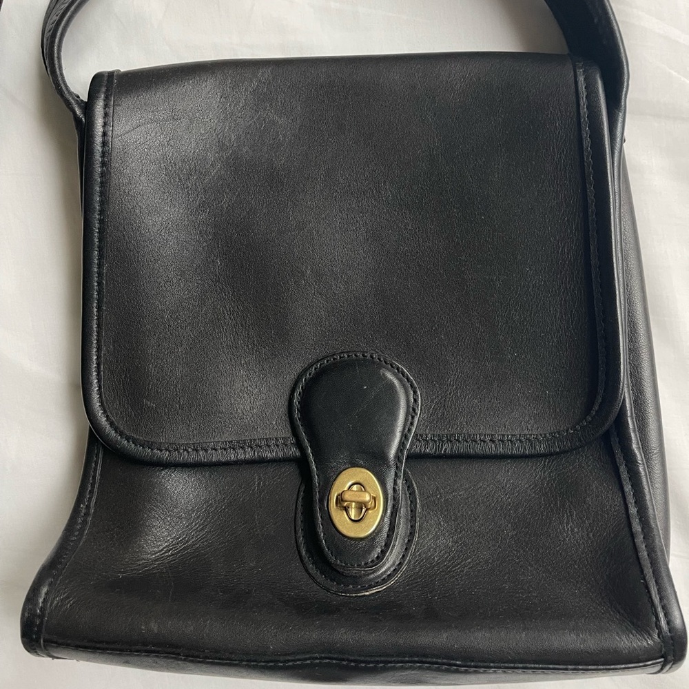 Vintage 90s Coach Shelburn Bag in Black